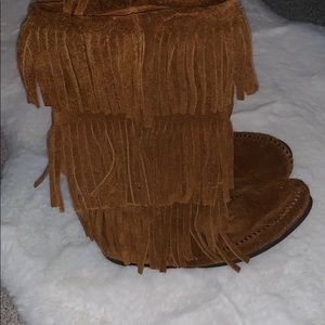 Minnietokka chestnut boots